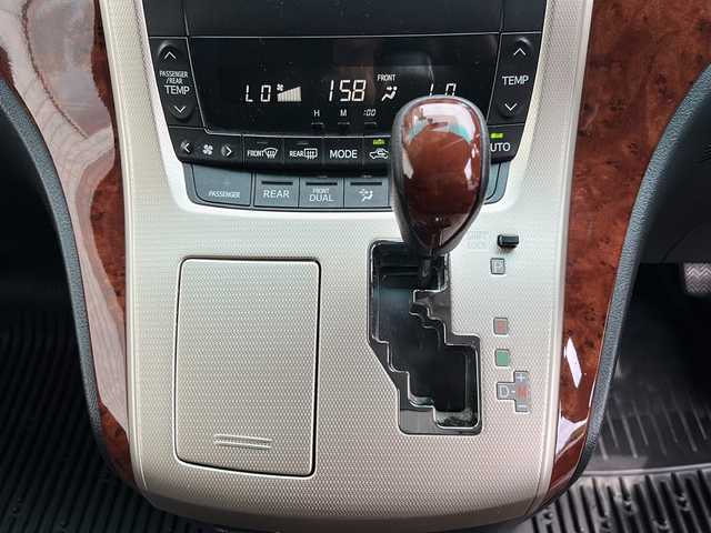 トヨタ ヴェルファイア 2．4Z プラチナセレクションⅡ 埼玉県 2010(平22)年 16.7万km ブラック サンルーフ　/社外８インチナビ　/フルセグ/DVD/CD/BT/社外フリップダウンモニター　/社外エアロ　/社外シートカバー　/ドライブレコーダー　/バックカメラ　/パワーバックドア　/両側パワースライドドア/横滑り防止/コーナーセンサー/２列目オットマン　/オートライト/保証書　/取扱説明書
