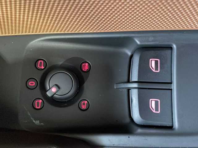 アウディ ＴＴクーペ 2．0 TFSI クワトロ 愛媛県 2017(平29)年 3.4万km 黒 アウディバーチャルコックピット/純正メモリナビ /・フルセグTV/・Bluetooth接続/・CD/DVD/・AM/FM/ビルトインETC/バックカメラ/レザーシート /前席パワーシート/前後ドライブレコーダー/電動ウィング/コーナーセンサー/パーキングアシスト/ブラインドスポットモニター/パドルシフト/クルーズコントロール/社外レーダー/LEDヘッドライト/スペアキー