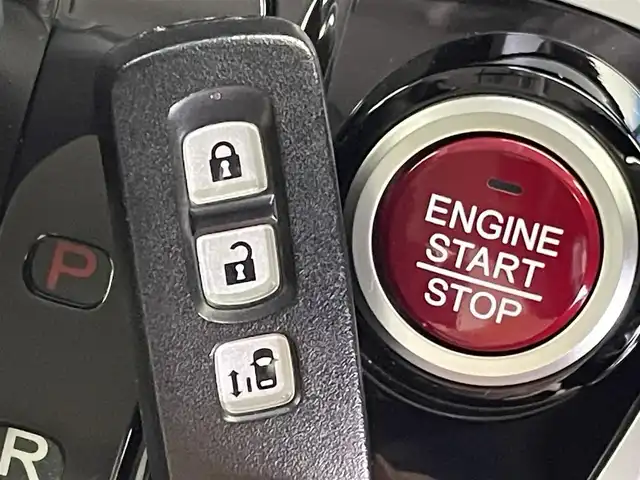 ホンダ Ｎ ＢＯＸ G SSパッケージ 群馬県 2017(平29)年 1.3万km クリスタルブラックパール 純正７型ナビ　バックカメラ　片側パワースライドドア　前席シートヒーター　　ビルトインＥＴＣ　社外１４インチアルミホイール　ＡＢＳ　横滑り防止装置　アイドリングストップ　プッシュスタート　禁煙車
