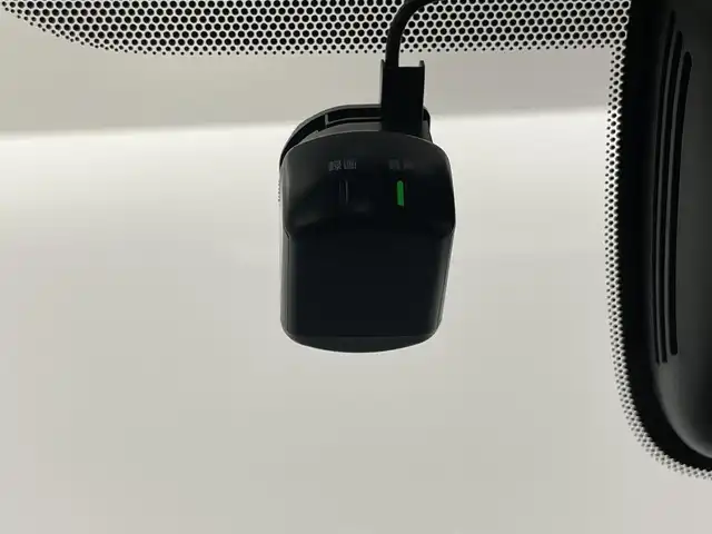 日産 セレナ e－パワー ハイウェイスター V 埼玉県 2022(令4)年 0.8万km ダイヤモンドブラック 純正１０インチ　フリップダウンモニター　アラウンドビューモニター　ＢＳＭ　プロパイロット　レーダークルーズコントロール　ドライブレコーダー　ビルトインＥＴＣ　デジタルインナーミラー　ハンズフリー　ＴＶ