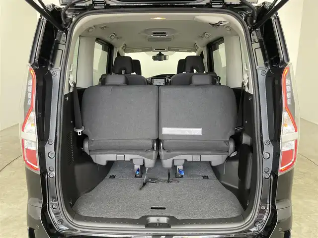 日産 セレナ e－パワー ハイウェイスター V 埼玉県 2022(令4)年 0.8万km ダイヤモンドブラック 純正１０インチ　フリップダウンモニター　アラウンドビューモニター　ＢＳＭ　プロパイロット　レーダークルーズコントロール　ドライブレコーダー　ビルトインＥＴＣ　デジタルインナーミラー　ハンズフリー　ＴＶ