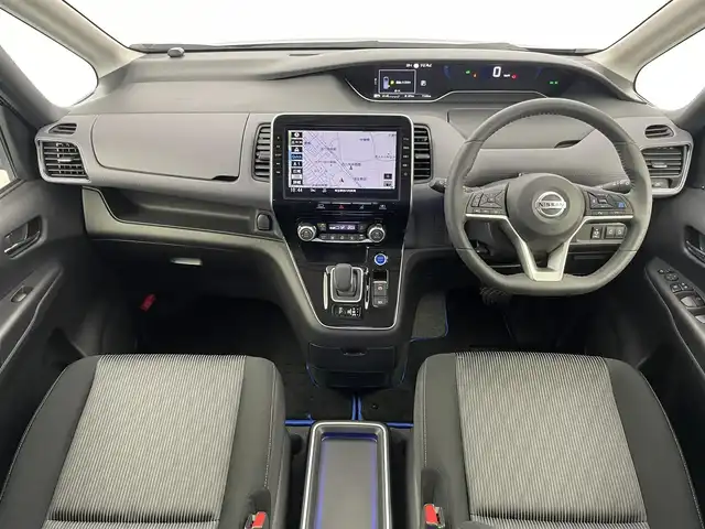 日産 セレナ e－パワー ハイウェイスター V 埼玉県 2022(令4)年 0.8万km ダイヤモンドブラック 純正１０インチ　フリップダウンモニター　アラウンドビューモニター　ＢＳＭ　プロパイロット　レーダークルーズコントロール　ドライブレコーダー　ビルトインＥＴＣ　デジタルインナーミラー　ハンズフリー　ＴＶ