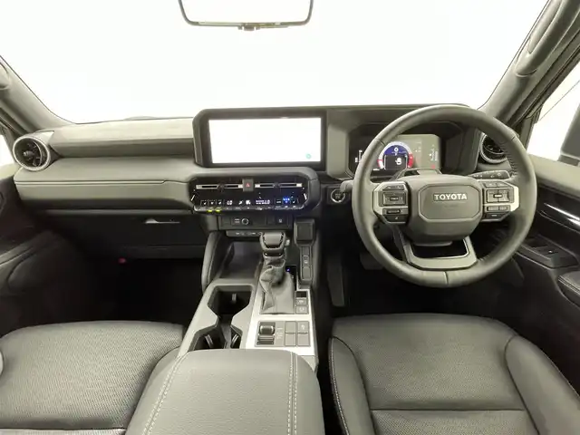 トヨタ ランドクルーザー ２５０ VX 熊本県 2024(令6)年 0.4万km プラチナホワイトパールマイカ ワンオーナー/純正ディスプレイオーディオ/(フルセグ/Bluetooth/ApplCarPlay)/サンルーフ/パノラミックビューモニター/トヨタセーフティーセンス/・プリクラッシュセーフティ/・レーダークルーズコントロール/・レーンキープアシスト/・ブラインドスポットモニター/・先行車発進告知/・標識認識/・オートマチックハイビーム/LEDオートライト/フォグライト/本革シート/D席パワーシート/シートヒーター/ベンチレーション/ステアリングヒーター/電動リアゲート/電動パーキング/ブレーキホールド/デジタルインナーミラー/ビルトインETC/ヘッドライトウォッシャー/ステアリングヒーター/丸目ヘッドライト