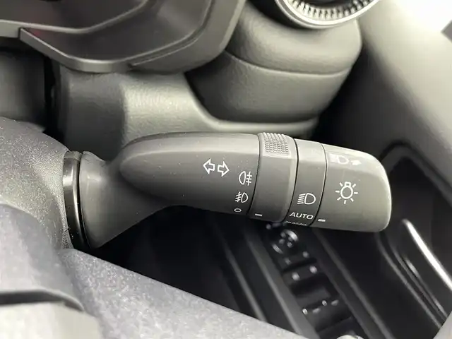 トヨタ ランドクルーザー ２５０ VX 熊本県 2024(令6)年 0.4万km プラチナホワイトパールマイカ ワンオーナー/純正ディスプレイオーディオ/(フルセグ/Bluetooth/ApplCarPlay)/サンルーフ/パノラミックビューモニター/トヨタセーフティーセンス/・プリクラッシュセーフティ/・レーダークルーズコントロール/・レーンキープアシスト/・ブラインドスポットモニター/・先行車発進告知/・標識認識/・オートマチックハイビーム/LEDオートライト/フォグライト/本革シート/D席パワーシート/シートヒーター/ベンチレーション/ステアリングヒーター/電動リアゲート/電動パーキング/ブレーキホールド/デジタルインナーミラー/ビルトインETC/ヘッドライトウォッシャー/ステアリングヒーター/丸目ヘッドライト