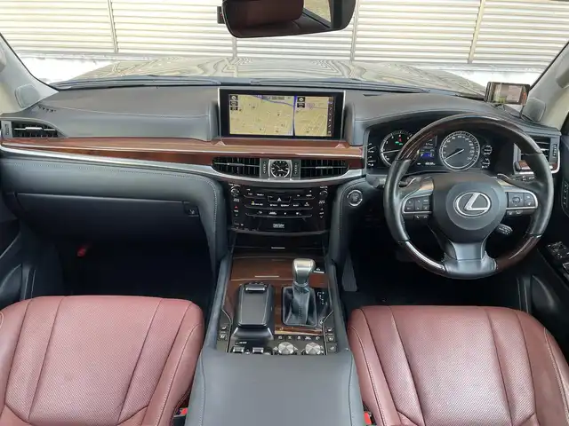 レクサス ＬＸ 570 大阪府 2016(平28)年 1.7万km スターライトブラックガラスフレーク ワンオーナー/モデリスタエアロ/サンルーフ/ルーフレール/マークレビンソン/全方位モニター/リアエンターテイメントシステム/クールBOX/純正HDDナビ/・AM/FM/CD/DVD/BT/フルセグ/HDMI/エアサスペンション/ヘッドアップディスプレイ/茶革シート/・全席パワーシート/・D席メモリシート/・D席/N席シートヒーター/・D席/N席エアシート/ステアリングヒーター/電動リアゲート/三眼LEDヘッドライト/電子パーキング/レーダー探知機（TZ-R001A）/ドライブレコーダー（TZ-D001）/ETC2/0/トヨタセーフティーセンス/・プリクラッシュセーフティー/・レーンディパーチャーアラート/・ブラインドスポットモニター/・レーダークルーズコントロール/・フロント・バックソナー/・リアクロストラフィックアラート/スペアキー/保証書/取扱説明書/記録簿H28/H29/H30/R2/R3/R4/R5/R6/R7