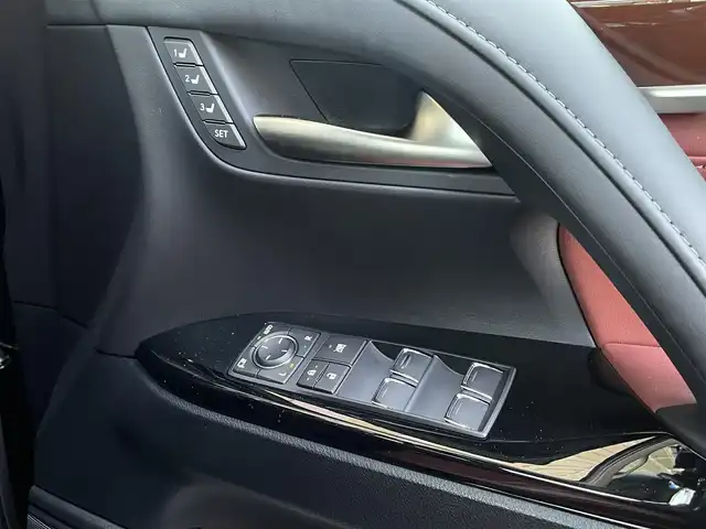 レクサス ＬＸ 570 大阪府 2016(平28)年 1.7万km スターライトブラックガラスフレーク ワンオーナー/モデリスタエアロ/サンルーフ/ルーフレール/マークレビンソン/全方位モニター/リアエンターテイメントシステム/クールBOX/純正HDDナビ/・AM/FM/CD/DVD/BT/フルセグ/HDMI/エアサスペンション/ヘッドアップディスプレイ/茶革シート/・全席パワーシート/・D席メモリシート/・D席/N席シートヒーター/・D席/N席エアシート/ステアリングヒーター/電動リアゲート/三眼LEDヘッドライト/電子パーキング/レーダー探知機（TZ-R001A）/ドライブレコーダー（TZ-D001）/ETC2/0/トヨタセーフティーセンス/・プリクラッシュセーフティー/・レーンディパーチャーアラート/・ブラインドスポットモニター/・レーダークルーズコントロール/・フロント・バックソナー/・リアクロストラフィックアラート/スペアキー/保証書/取扱説明書/記録簿H28/H29/H30/R2/R3/R4/R5/R6/R7