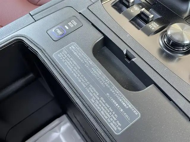 レクサス ＬＸ 570 大阪府 2016(平28)年 1.7万km スターライトブラックガラスフレーク ワンオーナー/モデリスタエアロ/サンルーフ/ルーフレール/マークレビンソン/全方位モニター/リアエンターテイメントシステム/クールBOX/純正HDDナビ/・AM/FM/CD/DVD/BT/フルセグ/HDMI/エアサスペンション/ヘッドアップディスプレイ/茶革シート/・全席パワーシート/・D席メモリシート/・D席/N席シートヒーター/・D席/N席エアシート/ステアリングヒーター/電動リアゲート/三眼LEDヘッドライト/電子パーキング/レーダー探知機（TZ-R001A）/ドライブレコーダー（TZ-D001）/ETC2/0/トヨタセーフティーセンス/・プリクラッシュセーフティー/・レーンディパーチャーアラート/・ブラインドスポットモニター/・レーダークルーズコントロール/・フロント・バックソナー/・リアクロストラフィックアラート/スペアキー/保証書/取扱説明書/記録簿H28/H29/H30/R2/R3/R4/R5/R6/R7