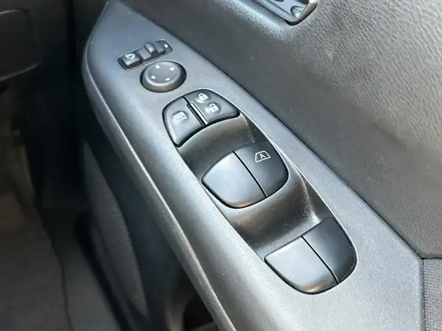 日産 セレナ ハイウェイスター V 千葉県 2020(令2)年 7.1万km ダイヤモンドブラック 純正10インチSDナビ/(フルセグ/FM/AM/CD/DVD/Bluetooth)/バックカメラ/衝突被害軽減システム/車線逸脱警報/クルーズコントロール/両側パワースライドドア/横滑り防止装置/ETC/ドライブレコーダー/アイドリングストップ/LEDヘッドライト/フォグランプ/オートライト/ウィンカーミラー/電動格納ミラー/純正16インチAW/禁煙車/プッシュスタート/スマートキー/フロアマット/ドアバイザードアバイザー