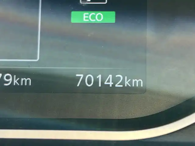 日産 セレナ ハイウェイスター V 千葉県 2020(令2)年 7.1万km ダイヤモンドブラック 純正10インチSDナビ/(フルセグ/FM/AM/CD/DVD/Bluetooth)/バックカメラ/衝突被害軽減システム/車線逸脱警報/クルーズコントロール/両側パワースライドドア/横滑り防止装置/ETC/ドライブレコーダー/アイドリングストップ/LEDヘッドライト/フォグランプ/オートライト/ウィンカーミラー/電動格納ミラー/純正16インチAW/禁煙車/プッシュスタート/スマートキー/フロアマット/ドアバイザードアバイザー