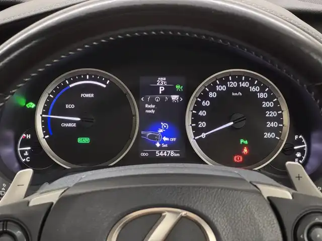 レクサス ＩＳ 300h バージョンL 三重県 2016(平28)年 5.5万km ソニッククォーツ ハイブリッド/FR/MTモード付フロアCVT/純正 7インチナビ/（AM/FM/CD/DVD/Blu-ray/SDREC/SD/USB/Bluetooth/VTR/AUX/TV）/バックガイドモニター/【OP】マークレビンソン プレミアムサラウンドサウンドシステム/ドライブレコーダー 前方/ビルトイン ETC/安全/・【OP】プリクラッシュセーフティシステム（ミリ波レーダー）［PCS］*1/・【OP】レーダークルーズコントロール（ブレーキ制御付）*1/・【OP】ブラインドスポットモニター［BSM］/・クリアランスソナー＆バックソナー/・VSC & TRC/・タイヤ空気圧警告表示/装備/・【OP】ムーンルーフ/・本革シート（ベージュ）/・シートヒーター / 【OP】ベンチレーション*2（D/N）/・ステアリングヒーター/・パワーシート（D8way＆電動ランバーサポート/N8way）/・電動チルト&テレスコピックステアリング（オートアウェイ＆オートリターン＋メモリー機構付）/・パドルシフト/・左右独立オートエアコン/・LEDヘッド＋フロントフォグランプ/・純正17inAW/・スマートキーx1/など