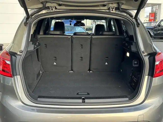 ＢＭＷ ２１８ｄ xDriveアクティブツアラー ラグジュアリー 山梨県 2017(平29)年 4.1万km プラチナシルバー 純正HDDナビ/バックカメラ/黒レザーシート/シートヒーター/パワーシート/インテリジェントセーフティ/LEDヘッドライト/パーキングアシスト/コンフォートアクセス/前後PDC/ダイナミックトラクションコントロール/パワーバックドア/ETC/オートライト/オートワイパー/純正１６インチアルミホイール/スペアキー(スマートキー)