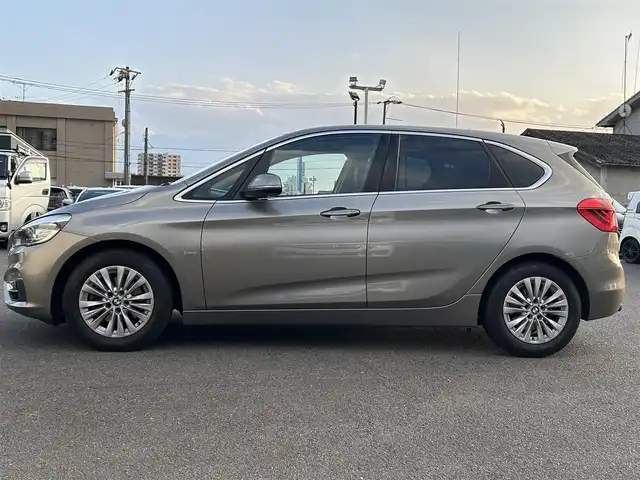 ＢＭＷ ２１８ｄ xDriveアクティブツアラー ラグジュアリー 山梨県 2017(平29)年 4.1万km プラチナシルバー 純正HDDナビ/バックカメラ/黒レザーシート/シートヒーター/パワーシート/インテリジェントセーフティ/LEDヘッドライト/パーキングアシスト/コンフォートアクセス/前後PDC/ダイナミックトラクションコントロール/パワーバックドア/ETC/オートライト/オートワイパー/純正１６インチアルミホイール/スペアキー(スマートキー)