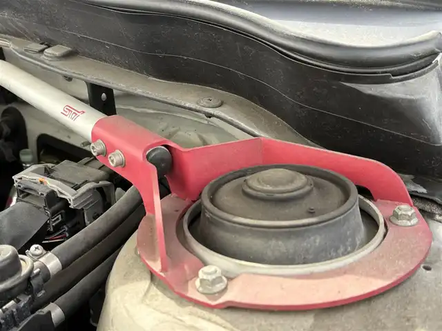 スバル インプレッサ 2．0GT 岩手県 2009(平21)年 8.7万km サテンホワイトパール 禁煙車/4WD/寒冷地仕様/stiタワーバー/スバルプレミアムサウンド1DINオーディオ/クルーズコントロール/MTモード/横滑り防止装置/フォグライト/〇プッシュスタート/〇電動格納ミラー/〇ウィンカーミラー/〇ドアバイザー/〇フロアマット/〇シガーソケット/〇スマートキー/スペアキー/ETC