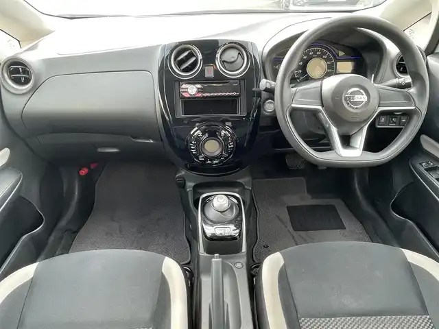 日産 ノート e－パワー X 東京都 2018(平30)年 5.2万km ホワイト デジタルインナーミラー　/ETC　/スペアキー　/オートエアコン　/CD　/ABS　/横滑り防止装置　/コーナーセンサー　/レーンアシスト　/盗難防止装置　/オートライト　/衝突被害軽減システム　/保証書/取扱説明書/記録簿