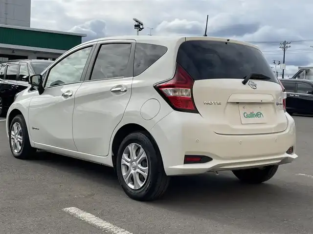 日産 ノート e－パワー X 東京都 2018(平30)年 5.2万km ホワイト デジタルインナーミラー　/ETC　/スペアキー　/オートエアコン　/CD　/ABS　/横滑り防止装置　/コーナーセンサー　/レーンアシスト　/盗難防止装置　/オートライト　/衝突被害軽減システム　/保証書/取扱説明書/記録簿