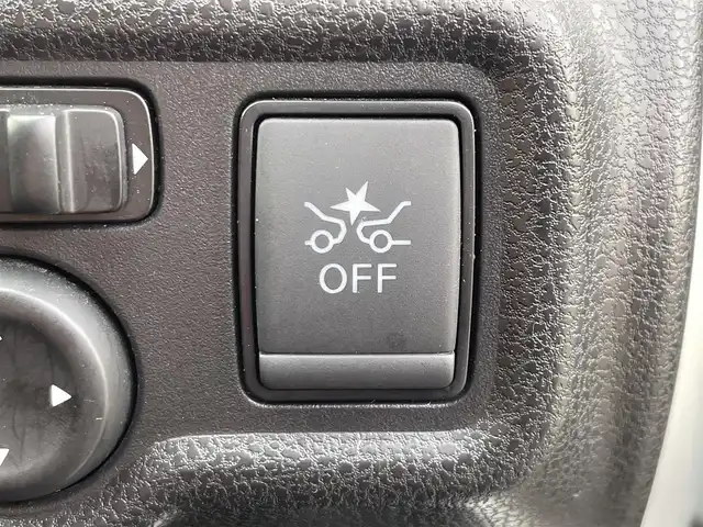 日産 ノート e－パワー X 東京都 2018(平30)年 5.2万km ホワイト デジタルインナーミラー　/ETC　/スペアキー　/オートエアコン　/CD　/ABS　/横滑り防止装置　/コーナーセンサー　/レーンアシスト　/盗難防止装置　/オートライト　/衝突被害軽減システム　/保証書/取扱説明書/記録簿