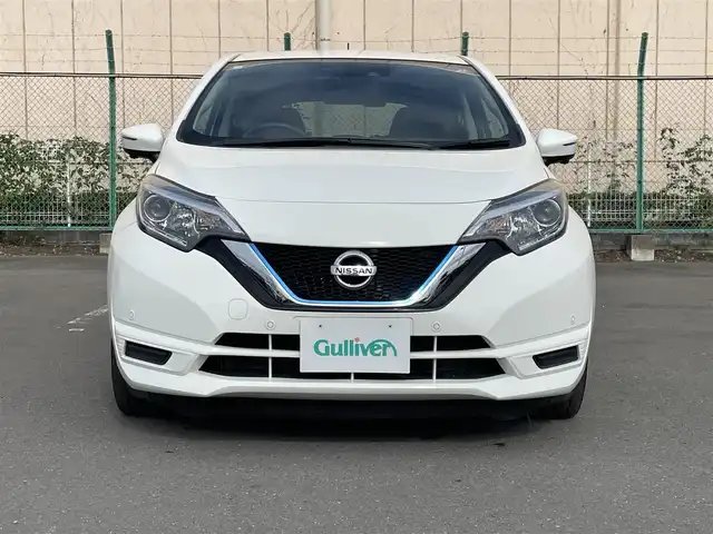 日産 ノート e－パワー X 東京都 2018(平30)年 5.2万km ホワイト デジタルインナーミラー　/ETC　/スペアキー　/オートエアコン　/CD　/ABS　/横滑り防止装置　/コーナーセンサー　/レーンアシスト　/盗難防止装置　/オートライト　/衝突被害軽減システム　/保証書/取扱説明書/記録簿