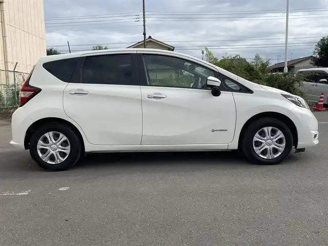 日産 ノート e－パワー X 東京都 2018(平30)年 5.2万km ホワイト デジタルインナーミラー　/ETC　/スペアキー　/オートエアコン　/CD　/ABS　/横滑り防止装置　/コーナーセンサー　/レーンアシスト　/盗難防止装置　/オートライト　/衝突被害軽減システム　/保証書/取扱説明書/記録簿