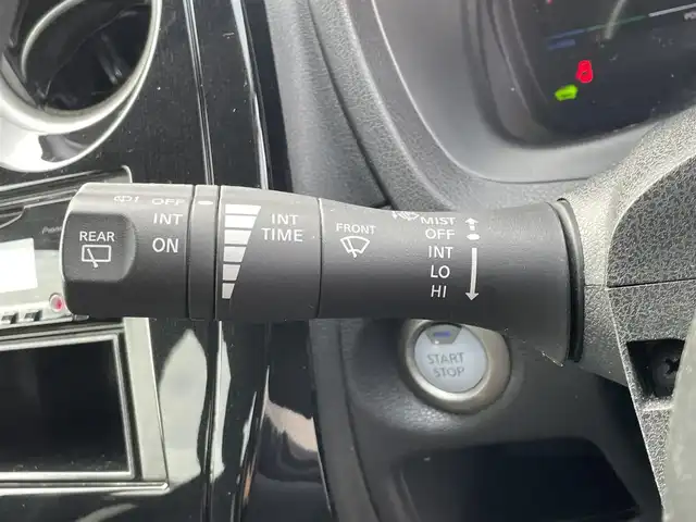 日産 ノート e－パワー X 東京都 2018(平30)年 5.2万km ホワイト デジタルインナーミラー　/ETC　/スペアキー　/オートエアコン　/CD　/ABS　/横滑り防止装置　/コーナーセンサー　/レーンアシスト　/盗難防止装置　/オートライト　/衝突被害軽減システム　/保証書/取扱説明書/記録簿