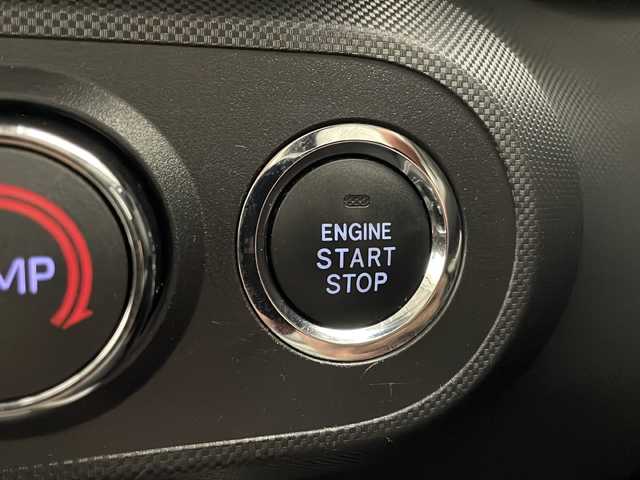 トヨタ ライズ Z 宮崎県 2021(令3)年 2.7万km シャイニングホワイトパール 純正ナビ/Ｂｌｕｅｔｏｏｔｈ　/フルセグＴＶ/ＦＭ／ＡＭ　/ＣＤ/Ｄ/Ｎ席シートヒーター/バックカメラ　/クルーズコントロール　/コーナセンサー/衝突被害軽減ブレーキシステム　/オートライト　/ドライブレコーダー/プッシュスタート/スペアキー