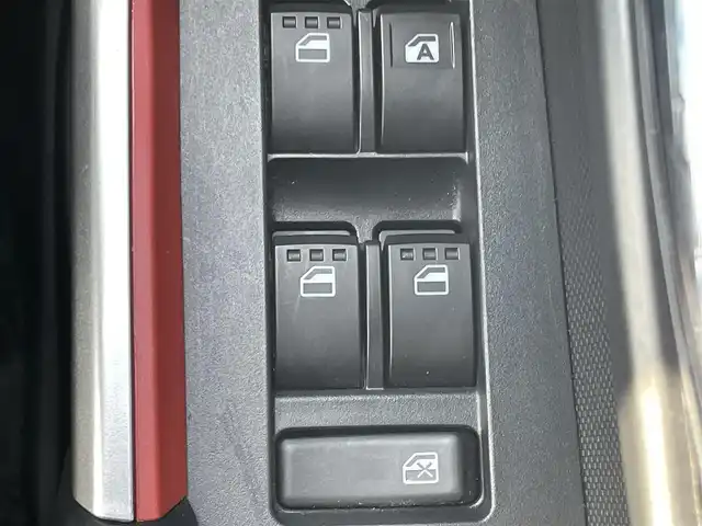 トヨタ ライズ G 兵庫県 2022(令4)年 2.8万km ブラックマイカメタリック 純正７インチナビ/バックカメラ/ワンセグ/BT/CD/ステアリングリモコン/スマートアシスト/純正バイザー/純正フロアマット/ヘッドライトレベライザー/純正アルミタイヤ/オートライト/スイッチスタート