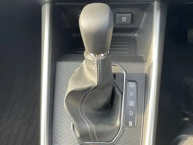 トヨタ ライズ G 兵庫県 2022(令4)年 2.8万km ブラックマイカメタリック 純正７インチナビ/バックカメラ/ワンセグ/BT/CD/ステアリングリモコン/スマートアシスト/純正バイザー/純正フロアマット/ヘッドライトレベライザー/純正アルミタイヤ/オートライト/スイッチスタート