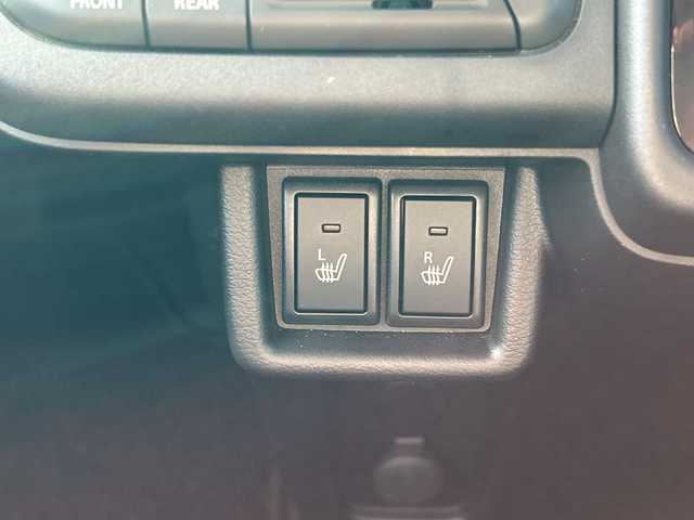 スズキ スペーシア ギア HYBRID XZ 佐賀県 2024(令6)年 0.7万km オフブルーメタリック/ガンメタリック2トーンルーフ 純正9インチナビ(フルセグ/Bluetooth/CarPlay)/全方位カメラ/両側パワースライドドア/D/N席シートヒーター/ステアリングヒーター/ヘッドアップディスプレイ/ETC/コーナーセンサー/アダクティブクルーズコントロール/デュアルセンサーブレーキサポート/レーンキープアシスト/純正14インチアルミホイール/LEDヘッドライト/オートライト/純正フロアマット/プッシュスタート/スマートキー