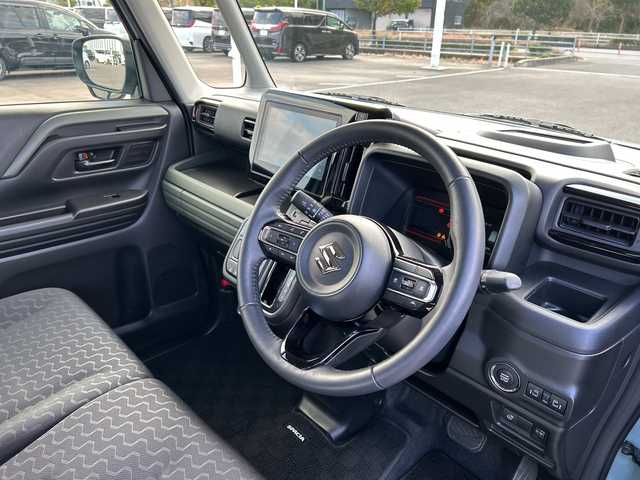 スズキ スペーシア ギア HYBRID XZ 佐賀県 2024(令6)年 0.7万km オフブルーメタリック/ガンメタリック2トーンルーフ 純正9インチナビ(フルセグ/Bluetooth/CarPlay)/全方位カメラ/両側パワースライドドア/D/N席シートヒーター/ステアリングヒーター/ヘッドアップディスプレイ/ETC/コーナーセンサー/アダクティブクルーズコントロール/デュアルセンサーブレーキサポート/レーンキープアシスト/純正14インチアルミホイール/LEDヘッドライト/オートライト/純正フロアマット/プッシュスタート/スマートキー