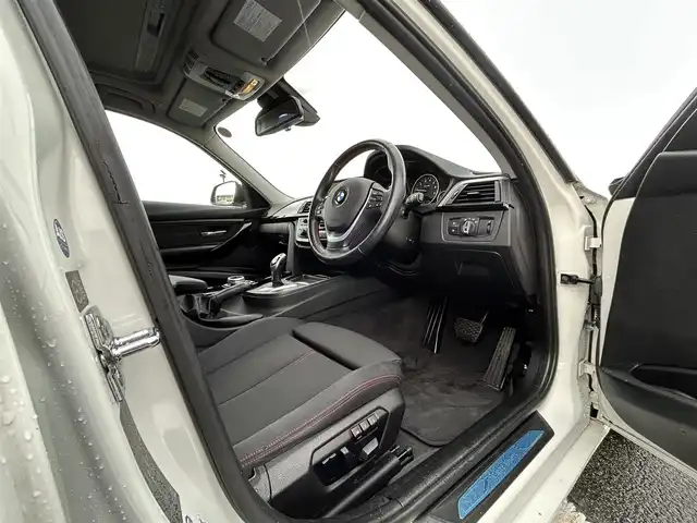 ＢＭＷ ３２８ｉ スポーツ 鳥取県 2012(平24)年 7.4万km アルピンホワイトⅢ ターボ車/純正ナビ/フルセグ/DVD/CD/BT/バックカメラ・ミラー内蔵ETC/サンルーフ/Mスポーツフロントバンパー/前席パワーシート/クルーズコントロール/キセノンライト/LEDポジションリング/パドルシフト/フォグライト/純正19インチアルミホイール/プッシュエンジンスタート/アイドリングストップ/フロアマット/保証書・取扱説明書