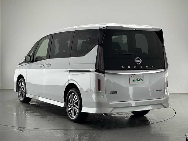 日産 セレナ e－パワー ハイウェイスター V 愛知県 2024(令6)年 0.1万km未満 プリズムホワイト 登録未使用車/NissanConnectナビゲーションシステム/フルセグTV&USB&Type-C端子&BT&HDMI/プロパイロット/インテリジェントクルーズコントロール/車線維持支援/車線逸脱警報/車線逸脱防止支援/後側方車両検知警報/後方衝突防止支援/前方衝突防止支援/踏み間違い防止支援/コーナーセンサー/移動物検知/アラウンドビューモニター/ブラインドスポットモニター/オートマチックハイビーム/先行車発進告知/標識検知/純正前後ドライブレコーダー/デジタルインナーミラー/両側パワースライドドア/ハンズフリーオートスライドドア/ウォークスルー/2列目サンシェード/ステアリングスイッチ/ビルトインETC2.0/LEDヘッドライト/オートライト/フロントフォグランプ/電動格納ミラー/ウィンカーミラー/電動ホールド/オートホールド/純正16インチAW装着/プッシュスタート/スマートキー/スペアキー1本/取扱説明書/保証書