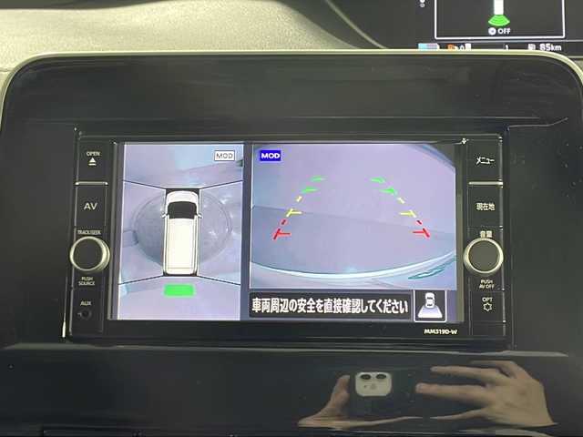 日産 セレナ e－パワー ハイウェイスター G 神奈川県 2019(令1)年 5.3万km ブリリアントホワイトパール 2トーン 純正メモリナビ/フルセグTV/CD/DVD再生/Bluetooth接続/プロパイロット/エマージェンシーブレーキ/アラウンドビューモニター/フリップダウンモニター/両側パワースライドドア/コーナーセンサー/ブラインドスポットモニター/ステアリングヒーター/クルーズコントロール/ビルトインETC/LEDヘッドライト/オートライト/スマートキー/プッシュスタート/アイドリングストップ/純正フロアマット/横滑り防止装置