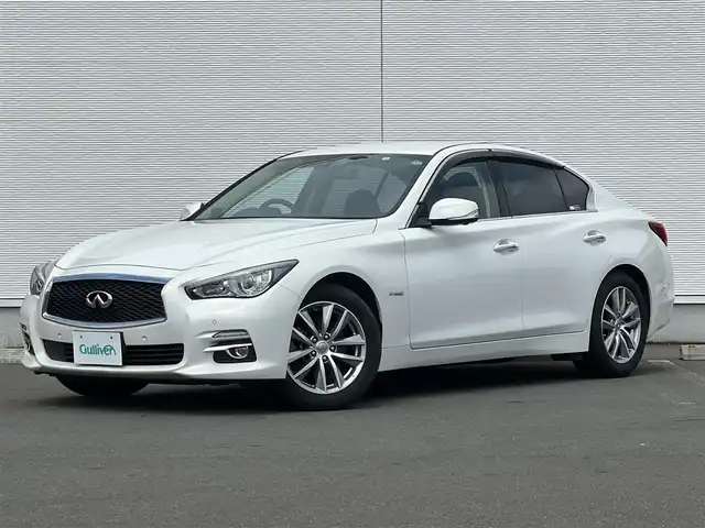 日産 スカイライン ハイブリッド 350GT FOUR Type P 秋田県 2014(平26)年 4万km クリスタルホワイトパール 純正ナビ/衝突軽減システム/スマートキー/４WD/フルセグ/LEDヘッドライト/全方位カメラ/純正アルミ/コーナーセンサー/コクルーズコントロール/前席シートヒーター/前席パワーシート/メモリー付きパワーシート/ETC/純正フロアマット/純正ドアバイザー/ステアリングスイッチ/MTモード付AT/オートエアコン/オートライト/ドライブレコーダー/社外エンジンスターター/パワーステアリング/パワーウィンドウ/電動格納ウィンカーミラー/横滑り防止