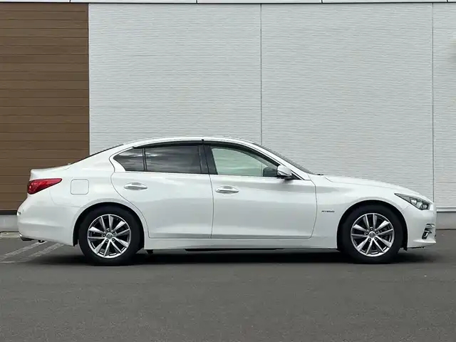 日産 スカイライン ハイブリッド 350GT FOUR Type P 秋田県 2014(平26)年 4万km クリスタルホワイトパール 純正ナビ/衝突軽減システム/スマートキー/４WD/フルセグ/LEDヘッドライト/全方位カメラ/純正アルミ/コーナーセンサー/コクルーズコントロール/前席シートヒーター/前席パワーシート/メモリー付きパワーシート/ETC/純正フロアマット/純正ドアバイザー/ステアリングスイッチ/MTモード付AT/オートエアコン/オートライト/ドライブレコーダー/社外エンジンスターター/パワーステアリング/パワーウィンドウ/電動格納ウィンカーミラー/横滑り防止