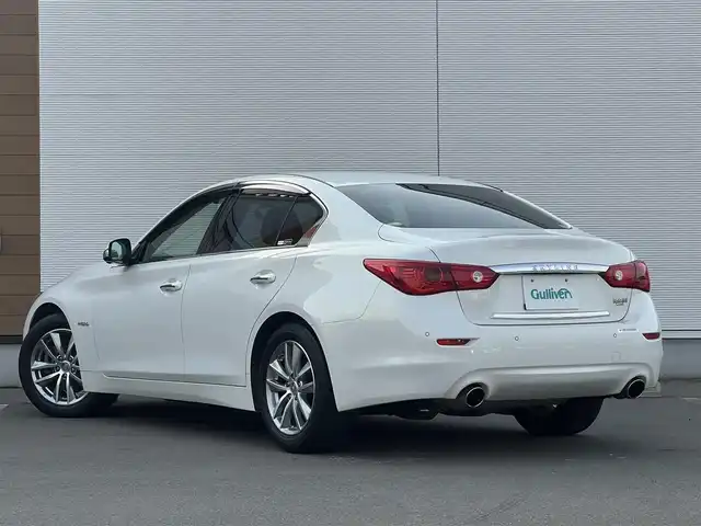 日産 スカイライン ハイブリッド 350GT FOUR Type P 秋田県 2014(平26)年 4万km クリスタルホワイトパール 純正ナビ/衝突軽減システム/スマートキー/４WD/フルセグ/LEDヘッドライト/全方位カメラ/純正アルミ/コーナーセンサー/コクルーズコントロール/前席シートヒーター/前席パワーシート/メモリー付きパワーシート/ETC/純正フロアマット/純正ドアバイザー/ステアリングスイッチ/MTモード付AT/オートエアコン/オートライト/ドライブレコーダー/社外エンジンスターター/パワーステアリング/パワーウィンドウ/電動格納ウィンカーミラー/横滑り防止