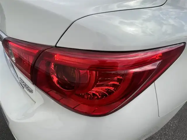 日産 スカイライン ハイブリッド 350GT FOUR Type P 秋田県 2014(平26)年 4万km クリスタルホワイトパール 純正ナビ/衝突軽減システム/スマートキー/４WD/フルセグ/LEDヘッドライト/全方位カメラ/純正アルミ/コーナーセンサー/コクルーズコントロール/前席シートヒーター/前席パワーシート/メモリー付きパワーシート/ETC/純正フロアマット/純正ドアバイザー/ステアリングスイッチ/MTモード付AT/オートエアコン/オートライト/ドライブレコーダー/社外エンジンスターター/パワーステアリング/パワーウィンドウ/電動格納ウィンカーミラー/横滑り防止
