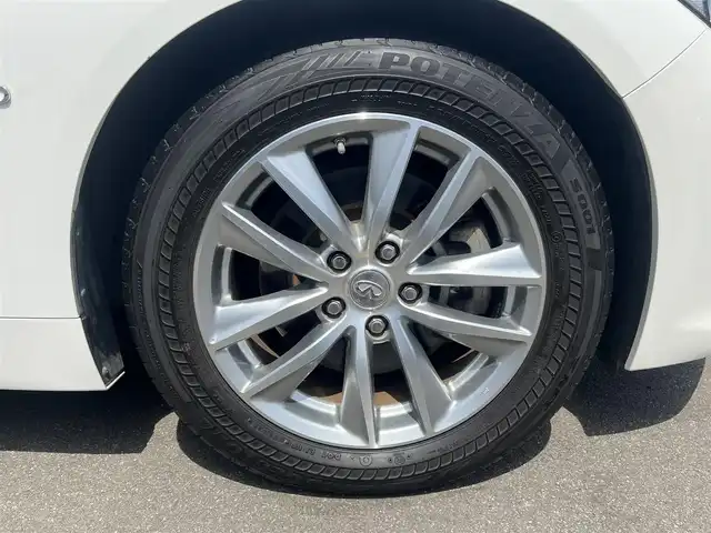 日産 スカイライン ハイブリッド 350GT FOUR Type P 秋田県 2014(平26)年 4万km クリスタルホワイトパール 純正ナビ/衝突軽減システム/スマートキー/４WD/フルセグ/LEDヘッドライト/全方位カメラ/純正アルミ/コーナーセンサー/コクルーズコントロール/前席シートヒーター/前席パワーシート/メモリー付きパワーシート/ETC/純正フロアマット/純正ドアバイザー/ステアリングスイッチ/MTモード付AT/オートエアコン/オートライト/ドライブレコーダー/社外エンジンスターター/パワーステアリング/パワーウィンドウ/電動格納ウィンカーミラー/横滑り防止