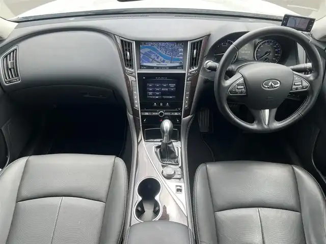 日産 スカイライン ハイブリッド 350GT FOUR Type P 秋田県 2014(平26)年 4万km クリスタルホワイトパール 純正ナビ/衝突軽減システム/スマートキー/４WD/フルセグ/LEDヘッドライト/全方位カメラ/純正アルミ/コーナーセンサー/コクルーズコントロール/前席シートヒーター/前席パワーシート/メモリー付きパワーシート/ETC/純正フロアマット/純正ドアバイザー/ステアリングスイッチ/MTモード付AT/オートエアコン/オートライト/ドライブレコーダー/社外エンジンスターター/パワーステアリング/パワーウィンドウ/電動格納ウィンカーミラー/横滑り防止