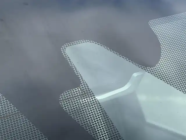 日産 スカイライン ハイブリッド 350GT FOUR Type P 秋田県 2014(平26)年 4万km クリスタルホワイトパール 純正ナビ/衝突軽減システム/スマートキー/４WD/フルセグ/LEDヘッドライト/全方位カメラ/純正アルミ/コーナーセンサー/コクルーズコントロール/前席シートヒーター/前席パワーシート/メモリー付きパワーシート/ETC/純正フロアマット/純正ドアバイザー/ステアリングスイッチ/MTモード付AT/オートエアコン/オートライト/ドライブレコーダー/社外エンジンスターター/パワーステアリング/パワーウィンドウ/電動格納ウィンカーミラー/横滑り防止