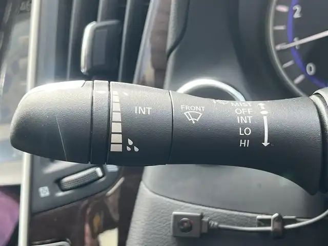 日産 スカイライン ハイブリッド 350GT FOUR Type P 秋田県 2014(平26)年 4万km クリスタルホワイトパール 純正ナビ/衝突軽減システム/スマートキー/４WD/フルセグ/LEDヘッドライト/全方位カメラ/純正アルミ/コーナーセンサー/コクルーズコントロール/前席シートヒーター/前席パワーシート/メモリー付きパワーシート/ETC/純正フロアマット/純正ドアバイザー/ステアリングスイッチ/MTモード付AT/オートエアコン/オートライト/ドライブレコーダー/社外エンジンスターター/パワーステアリング/パワーウィンドウ/電動格納ウィンカーミラー/横滑り防止