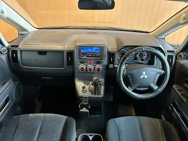 三菱 デリカＤ：５ G－Premium 宮城県 2010(平22)年 12.5万km ディープブラックマイカ ４WD/純正HDDナビ/バックカメラ/ETC/フルセグTV/運転席パワーシート/シートヒーター/両側パワースライドドア/パドルシフト/後席フリップダウンモニター/オートライト/シートカバー