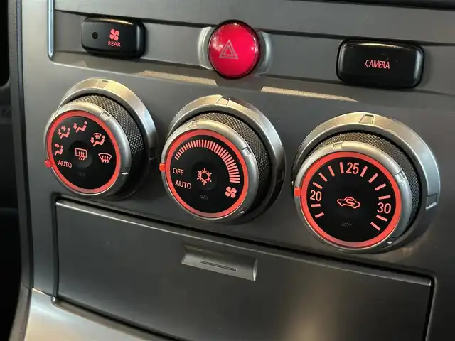 三菱 デリカＤ：５ G－Premium 宮城県 2010(平22)年 12.5万km ディープブラックマイカ ４WD/純正HDDナビ/バックカメラ/ETC/フルセグTV/運転席パワーシート/シートヒーター/両側パワースライドドア/パドルシフト/後席フリップダウンモニター/オートライト/シートカバー