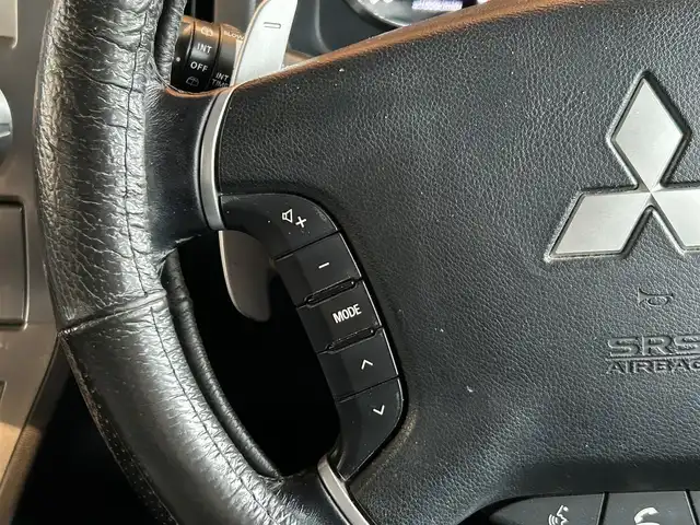 三菱 デリカＤ：５ G－Premium 宮城県 2010(平22)年 12.5万km ディープブラックマイカ ４WD/純正HDDナビ/バックカメラ/ETC/フルセグTV/運転席パワーシート/シートヒーター/両側パワースライドドア/パドルシフト/後席フリップダウンモニター/オートライト/シートカバー