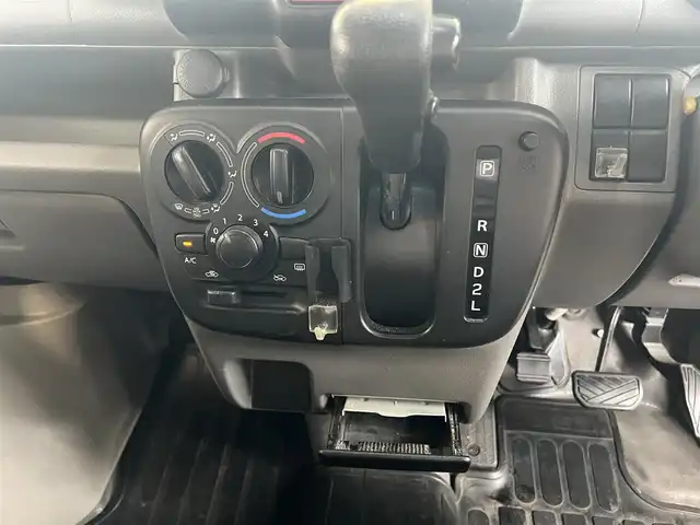 スズキ エブリイ PC リミテッド 広島県 2018(平30)年 8.4万km ブルーイッシュブラックパール3 ○走行距離：86298km（入庫時）/ETC/ドライブレコーダー/レーダーブレーキサポート/横滑り防止機能/保証書＆取扱説明書あり/リモコンキー（スペアキーあり）/CD/2スピーカー/○タイヤサイズ：145/6PR/・社外12インチアルミホイール