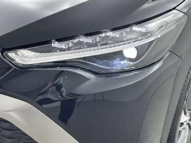 トヨタ カローラ クロス ハイブリッド Z 福井県 2023(令5)年 3.2万km アティチュードブラックマイカ ガラスルーフ/純正ディスプレイオーディオ/-フルセグTV/BT/ミラキャスト/USB/全方位カメラ/衝突被害軽減ブレーキ/ブラインドスポットモニター/アダプティブクルーズコントロール/レーンキープアシスト/ハンズフリーパワーバックドア/ETC/ハーフレザーシート/運転席パワーシート/前席シートヒーター/社外LEDヘッドライト/オートライト/オートハイビーム/LEDデイランプ/LEDシーケンシャルウインカー/LEDフォグランプ/純正18インチアルミホイール/純正フロアマット/取扱説明書/保証書
