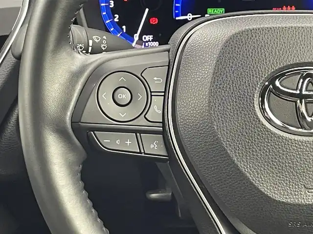 トヨタ カローラ クロス ハイブリッド Z 福井県 2023(令5)年 3.2万km アティチュードブラックマイカ ガラスルーフ/純正ディスプレイオーディオ/-フルセグTV/BT/ミラキャスト/USB/全方位カメラ/衝突被害軽減ブレーキ/ブラインドスポットモニター/アダプティブクルーズコントロール/レーンキープアシスト/ハンズフリーパワーバックドア/ETC/ハーフレザーシート/運転席パワーシート/前席シートヒーター/社外LEDヘッドライト/オートライト/オートハイビーム/LEDデイランプ/LEDシーケンシャルウインカー/LEDフォグランプ/純正18インチアルミホイール/純正フロアマット/取扱説明書/保証書