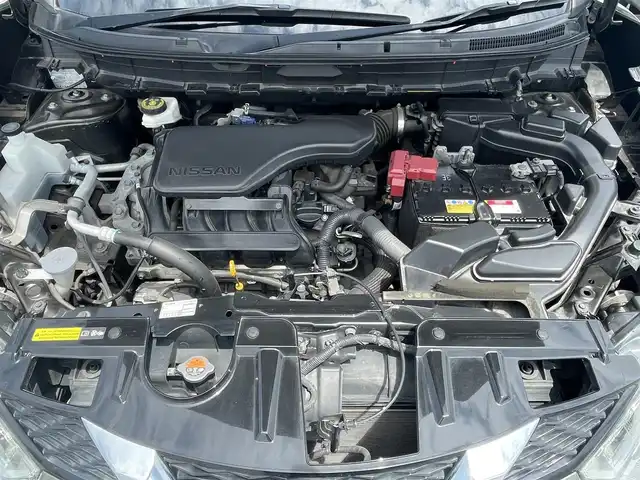 日産 エクストレイル 20X エマージェンシーブレーキ 滋賀県 2015(平27)年 3.6万km チタニウムカーキ ４WD/純正メーカーナビ/ (AM/FM/CD/DVD/AUX/Bluetooth/フルセグTV)/インテリジェントアラウンドビューモニター/ビルトインETC/ドライブレコーダー/コーナーセンサー/黒革シート/前席シートヒーター/前席エアーシート/クルーズコントロール/エマージェンシーブレーキ/横滑り防止機能/革巻きステアリング/ステアリングスイッチ/オートライト/アイドリングストップ/純正17インチアルミホイール/スマートキー/オートライト/純正HIDヘッドライト/純正フロアマット/純正ドアバイザー/電格ウインカーミラー/取扱説明書/保証書