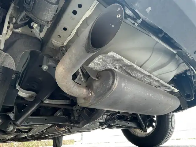 日産 エクストレイル 20X エマージェンシーブレーキ 滋賀県 2015(平27)年 3.6万km チタニウムカーキ ４WD/純正メーカーナビ/ (AM/FM/CD/DVD/AUX/Bluetooth/フルセグTV)/インテリジェントアラウンドビューモニター/ビルトインETC/ドライブレコーダー/コーナーセンサー/黒革シート/前席シートヒーター/前席エアーシート/クルーズコントロール/エマージェンシーブレーキ/横滑り防止機能/革巻きステアリング/ステアリングスイッチ/オートライト/アイドリングストップ/純正17インチアルミホイール/スマートキー/オートライト/純正HIDヘッドライト/純正フロアマット/純正ドアバイザー/電格ウインカーミラー/取扱説明書/保証書