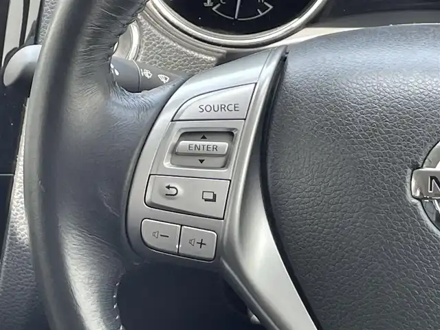 日産 エクストレイル 20X エマージェンシーブレーキ 滋賀県 2015(平27)年 3.6万km チタニウムカーキ ４WD/純正メーカーナビ/ (AM/FM/CD/DVD/AUX/Bluetooth/フルセグTV)/インテリジェントアラウンドビューモニター/ビルトインETC/ドライブレコーダー/コーナーセンサー/黒革シート/前席シートヒーター/前席エアーシート/クルーズコントロール/エマージェンシーブレーキ/横滑り防止機能/革巻きステアリング/ステアリングスイッチ/オートライト/アイドリングストップ/純正17インチアルミホイール/スマートキー/オートライト/純正HIDヘッドライト/純正フロアマット/純正ドアバイザー/電格ウインカーミラー/取扱説明書/保証書