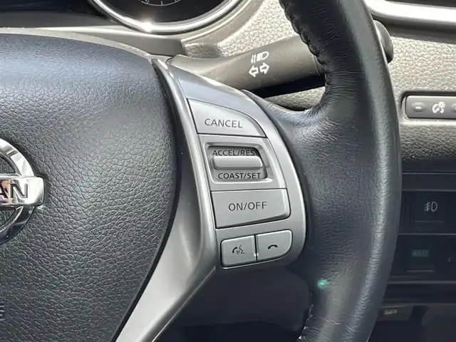 日産 エクストレイル 20X エマージェンシーブレーキ 滋賀県 2015(平27)年 3.6万km チタニウムカーキ ４WD/純正メーカーナビ/ (AM/FM/CD/DVD/AUX/Bluetooth/フルセグTV)/インテリジェントアラウンドビューモニター/ビルトインETC/ドライブレコーダー/コーナーセンサー/黒革シート/前席シートヒーター/前席エアーシート/クルーズコントロール/エマージェンシーブレーキ/横滑り防止機能/革巻きステアリング/ステアリングスイッチ/オートライト/アイドリングストップ/純正17インチアルミホイール/スマートキー/オートライト/純正HIDヘッドライト/純正フロアマット/純正ドアバイザー/電格ウインカーミラー/取扱説明書/保証書