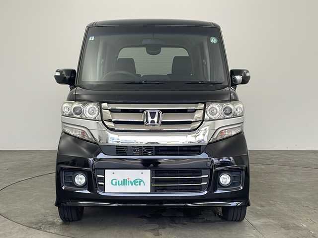 ホンダ Ｎ ＢＯＸ カスタム G Lパッケージ 兵庫県 2015(平27)年 3.9万km スマートブラック ・社外ナビ/CD/DVD/BT/TV/・ETC/・14インチアルミホイール/・ディスチャージヘッドライト〈HID〉/・VSA（ABS＋TCS＋横すべり抑制）/・エマージェンシーストップシグナル/・ヒルスタートアシスト機能/・アイドリングストップシステム/・プラズマクラスター/・ECONスイッチ（ECONモード）/・スライドドア・イージークローザー（リア両側）/・パワースライドドア（リア左側）/・Hondaスマートキーシステム/・ドアミラーウインカー/・スマートキー/・スペアキー/・保証書/・取扱説明書